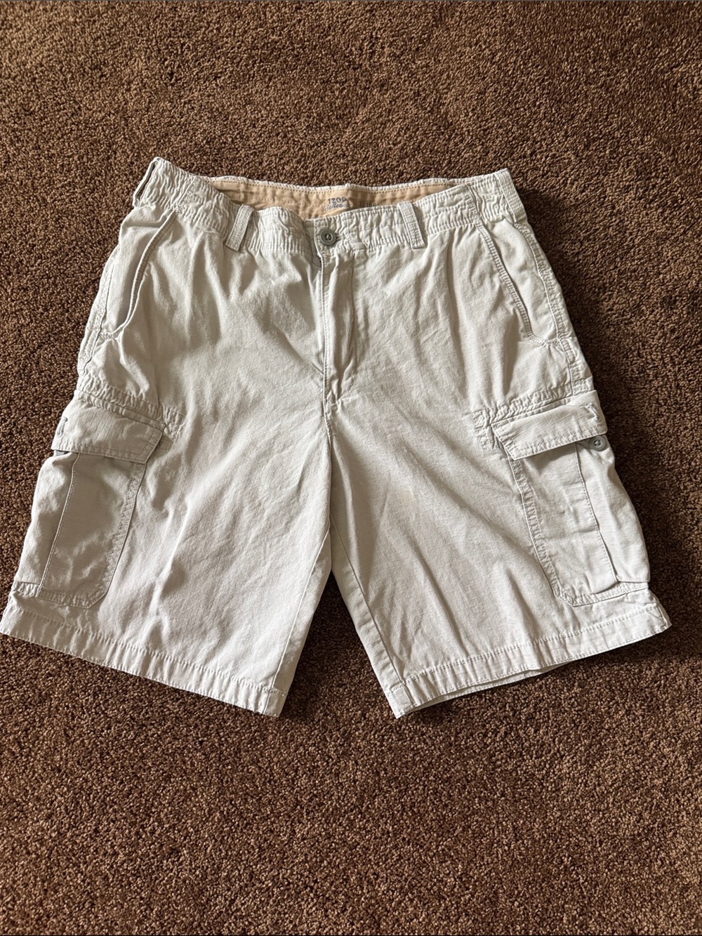 Izod Men's Light Beige Cargo Shorts with Utility Pockets